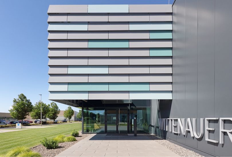 Wittenauer, Sasbach, Metallfassade, Alu-Lamellenfassade