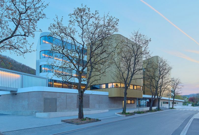Emser Therme, Trapezblechfassade, Aluverbundfassade, Bemo