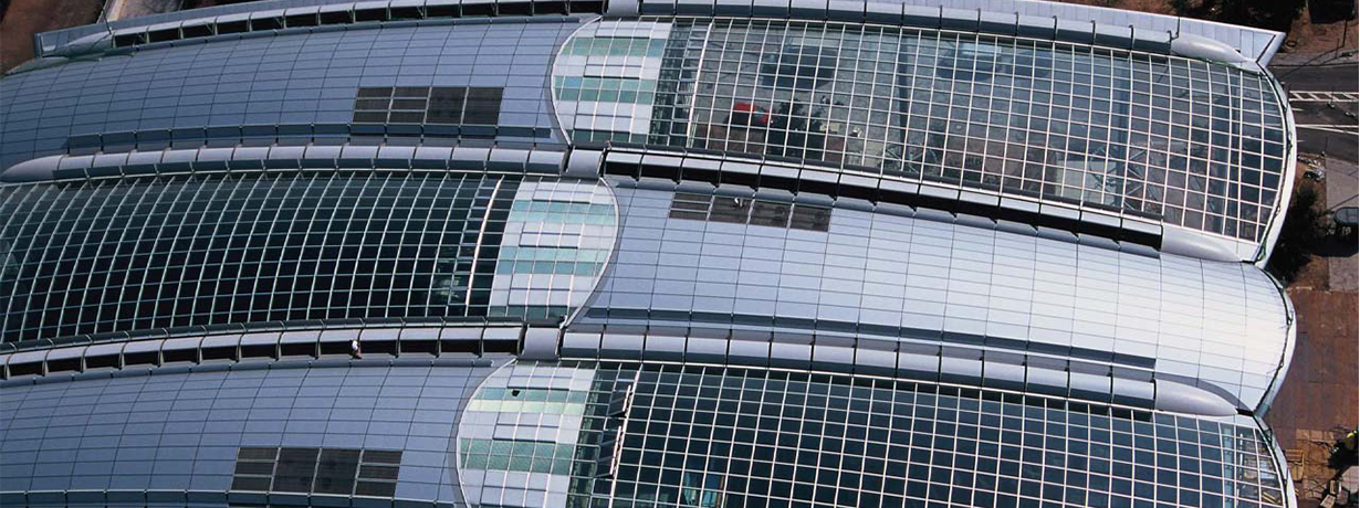 Luftaufnahme Foliendach mit Sichtebene aus Verbundalu Lufthansa Aviation Center Frankfurt Lufthansa Aviation Center