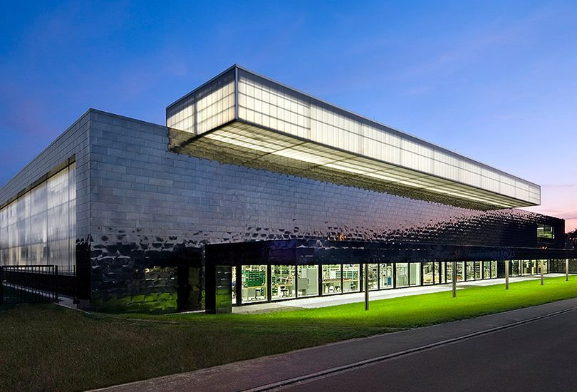 SIPOS AKTORIK, NÜRNBERG,  Metallfassade, Fassade, Trapezblech, Edelstahl-Schindel-Fassade, Schindeln, Metallschindeln