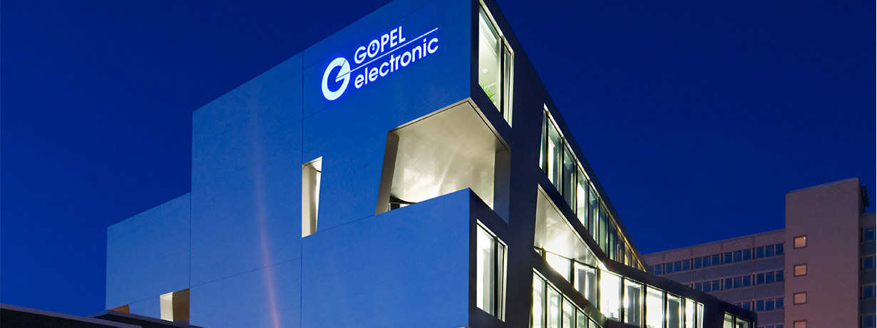 Ansicht Verbundaluminiumfassade bei Nacht Göpel electronic Jena Göpel electronic Jena