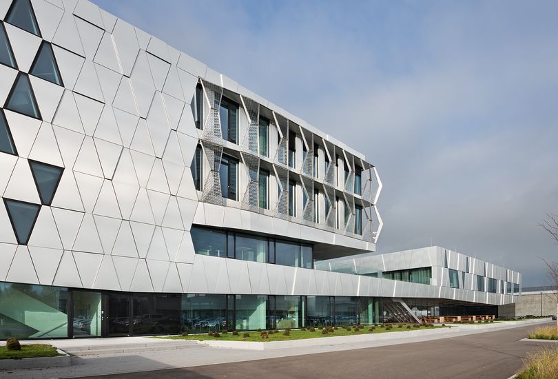 AUMA Müllheim, Metallfassade, Verbundalu, Reynobond, Arconic GmbH