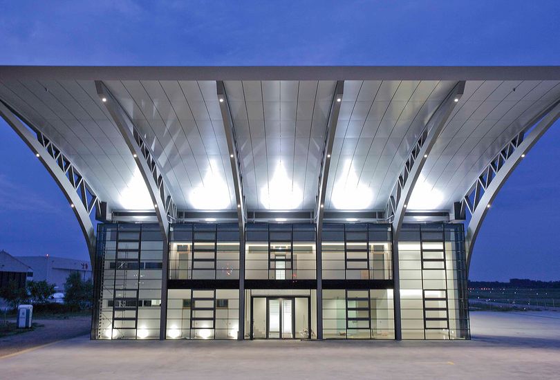 Burda, Hangar, Baden-Baden, Metallfassade, Trapezblechdach, Verbundalu, Alucobond, 3 A Composites GmbH